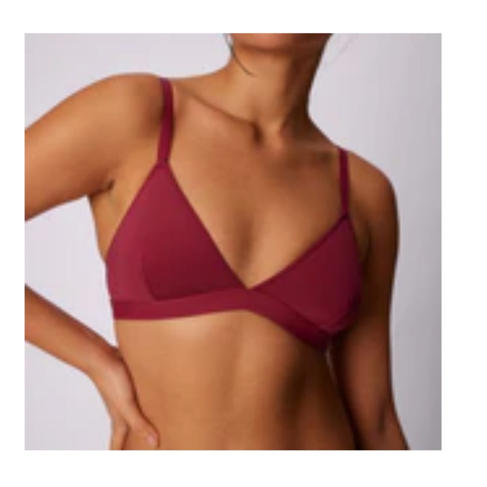 FREE W/ BUNDLE - Dream Fit Triangle Bralette in Ultra Soft Re:Play